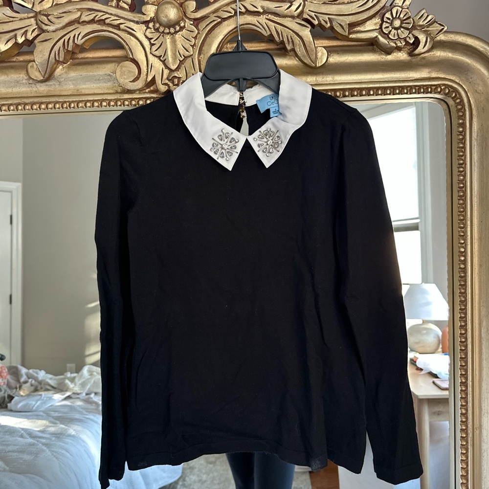 Cece Black Top‎ with Embellished White Collar